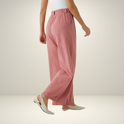 Claire - Locker fallende Hose